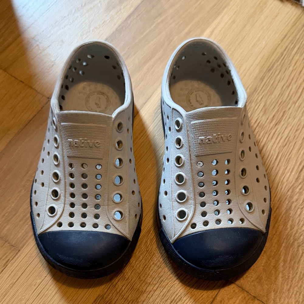 Native Kids Shoes | Light Gray/Navy | Size C6